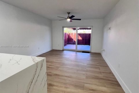 Copropriété à louer à Miami, Floride: 2 chambres, 80.45 m2 № 2004160 - photo 7