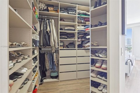 Condo in Aventura, Florida, 2 bedrooms  № 2068763 - photo 23