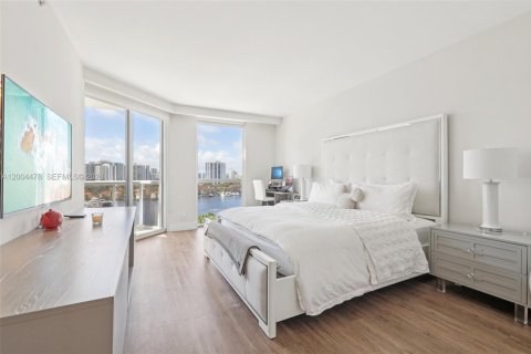 Condo in Aventura, Florida, 2 bedrooms  № 2068763 - photo 24