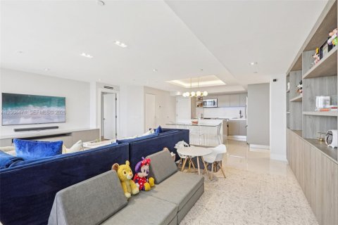 Condo in Aventura, Florida, 2 bedrooms  № 2068763 - photo 8