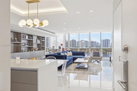 Condo in Aventura, Florida, 2 bedrooms  № 2068763 - photo 12