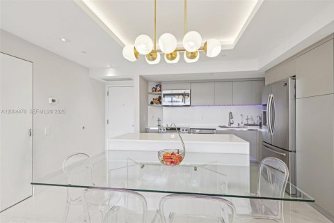 Condo in Aventura, Florida, 2 bedrooms  № 2068763 - photo 13