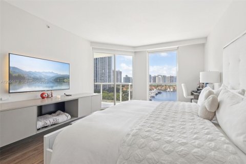 Condo in Aventura, Florida, 2 bedrooms  № 2068763 - photo 25