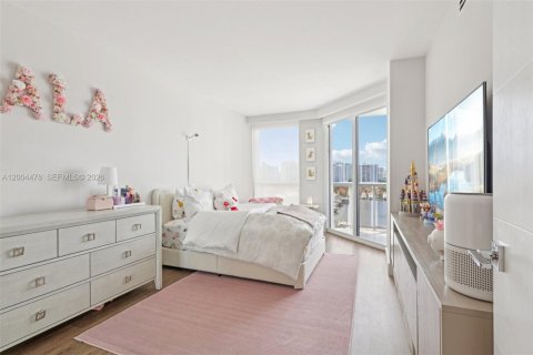 Condo in Aventura, Florida, 2 bedrooms  № 2068763 - photo 29