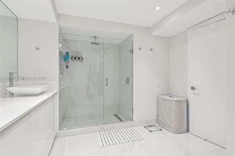 Condo in Aventura, Florida, 2 bedrooms  № 2068763 - photo 21