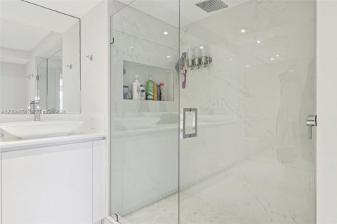 Condo in Aventura, Florida, 2 bedrooms  № 2068763 - photo 22