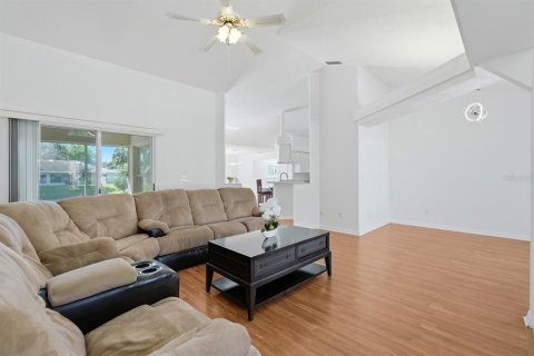 House in South Daytona, Florida 3 bedrooms, 176.79 sq.m. № 2103361 - photo 8