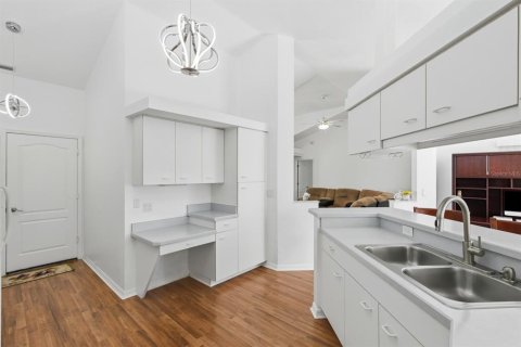 House in South Daytona, Florida 3 bedrooms, 176.79 sq.m. № 2103361 - photo 11