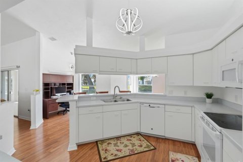 House in South Daytona, Florida 3 bedrooms, 176.79 sq.m. № 2103361 - photo 14