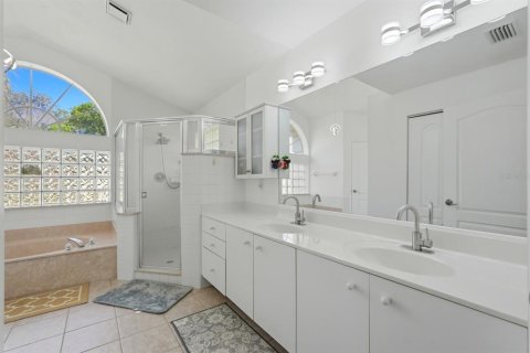 House in South Daytona, Florida 3 bedrooms, 176.79 sq.m. № 2103361 - photo 20