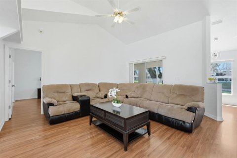 House in South Daytona, Florida 3 bedrooms, 176.79 sq.m. № 2103361 - photo 6