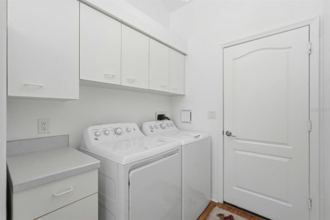 House in South Daytona, Florida 3 bedrooms, 176.79 sq.m. № 2103361 - photo 28