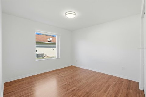 House in South Daytona, Florida 3 bedrooms, 176.79 sq.m. № 2103361 - photo 23