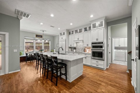 Casa en venta en Ocala, Florida, 5 dormitorios, 324.79 m2 № 2074603 - foto 9