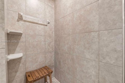 Casa en venta en Ocala, Florida, 5 dormitorios, 324.79 m2 № 2074603 - foto 27