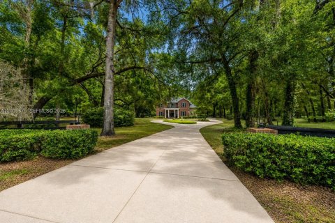 Casa en venta en Ocala, Florida, 5 dormitorios, 324.79 m2 № 2074603 - foto 2