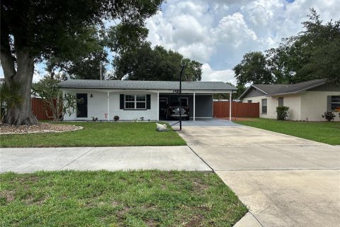 House in Lakeland, Florida 3 bedrooms, 142.7 sq.m. № 1905828 - photo 1