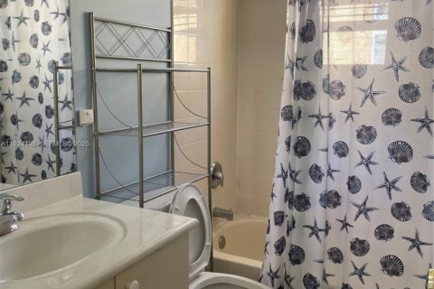 Casa en alquiler en Cutler Bay, Florida, 3 dormitorios, 197.51 m2 № 1987480 - foto 6