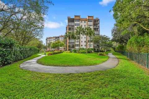 Copropriété à vendre à Pembroke Pines, Floride: 2 chambres, 99.41 m2 № 1992537 - photo 8