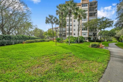 Copropriété à vendre à Pembroke Pines, Floride: 2 chambres, 99.41 m2 № 1992537 - photo 9
