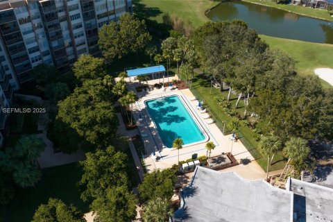 Copropriété à vendre à Pembroke Pines, Floride: 2 chambres, 99.41 m2 № 1992537 - photo 17