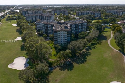 Copropriété à vendre à Pembroke Pines, Floride: 2 chambres, 99.41 m2 № 1992537 - photo 19