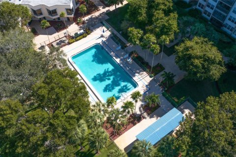 Copropriété à vendre à Pembroke Pines, Floride: 2 chambres, 99.41 m2 № 1992537 - photo 14