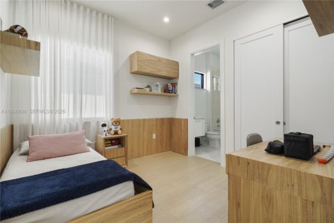Купить виллу или дом в Дорал, Флорида 4 спальни, 209.68м2, № 1996945 - фото 21