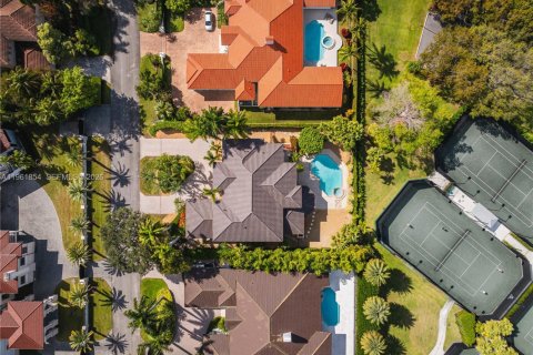 Casa en alquiler en Coral Gables, Florida, 6 dormitorios, 501.3 m2 № 2026406 - foto 4