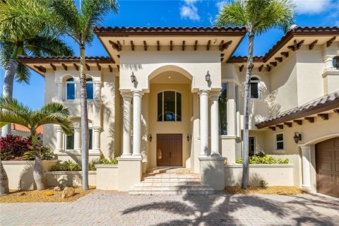 Casa en Coral Gables, Florida 6 dormitorios, 501.3 m2 № 2026406