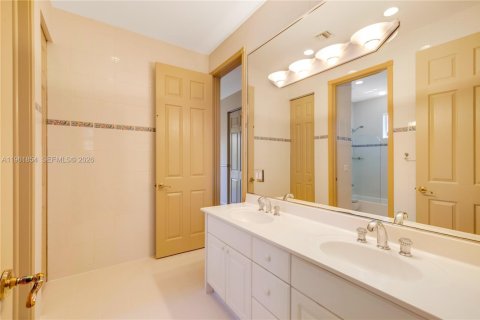 Casa en alquiler en Coral Gables, Florida, 6 dormitorios, 501.3 m2 № 2026406 - foto 18