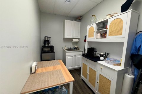 Immobilier commercial à vendre à Hallandale Beach, Floride № 2031265 - photo 3