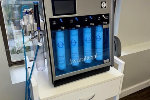 Immobilier commercial à vendre à Hallandale Beach, Floride № 2031265 - photo 9