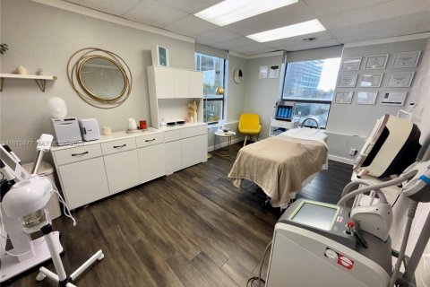 Immobilier commercial à vendre à Hallandale Beach, Floride № 2031265 - photo 7