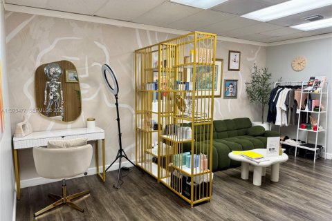 Immobilier commercial à vendre à Hallandale Beach, Floride № 2031265 - photo 2