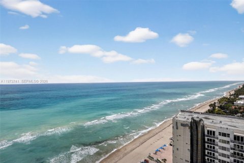 Copropriété à vendre à Hallandale Beach, Floride: 3 chambres, 139.35 m2 № 2041436 - photo 9