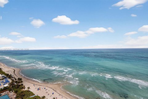 Copropriété à vendre à Hallandale Beach, Floride: 3 chambres, 139.35 m2 № 2041436 - photo 7