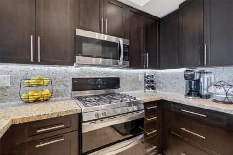 Copropriété à vendre à Hallandale Beach, Floride: 3 chambres, 139.35 m2 № 2041436 - photo 19