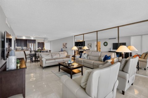 Copropriété à vendre à Hallandale Beach, Floride: 3 chambres, 139.35 m2 № 2041436 - photo 10
