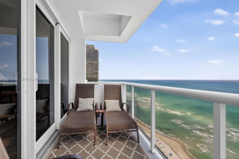 Copropriété à vendre à Hallandale Beach, Floride: 3 chambres, 139.35 m2 № 2041436 - photo 5