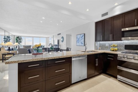 Copropriété à vendre à Hallandale Beach, Floride: 3 chambres, 139.35 m2 № 2041436 - photo 17