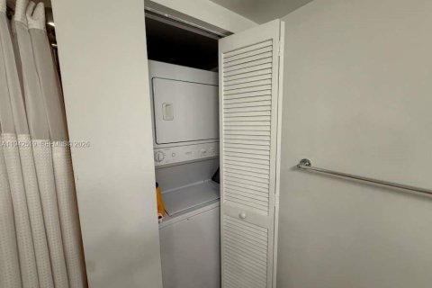 Copropriété à louer à Miami, Floride: 1 chambre, 98.29 m2 № 2000076 - photo 25