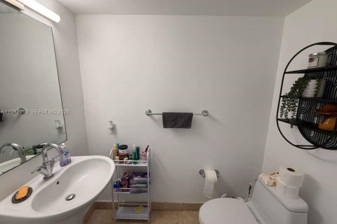 Copropriété à louer à Miami, Floride: 1 chambre, 98.29 m2 № 2000076 - photo 12