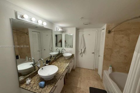 Copropriété à louer à Miami, Floride: 1 chambre, 98.29 m2 № 2000076 - photo 22