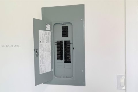 Villa ou maison à vendre à Miami, Floride: 4 chambres, 107.58 m2 № 2063380 - photo 21