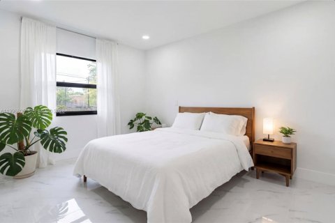 Villa ou maison à vendre à Miami, Floride: 4 chambres, 107.58 m2 № 2063380 - photo 7