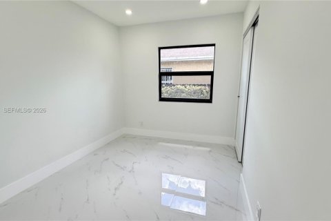 Villa ou maison à vendre à Miami, Floride: 4 chambres, 107.58 m2 № 2063380 - photo 15