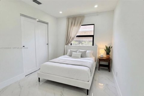 Villa ou maison à vendre à Miami, Floride: 4 chambres, 107.58 m2 № 2063380 - photo 11