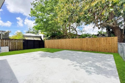 Villa ou maison à vendre à Miami, Floride: 4 chambres, 107.58 m2 № 2063380 - photo 18