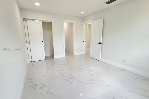 Villa ou maison à vendre à Miami, Floride: 4 chambres, 107.58 m2 № 2063380 - photo 9